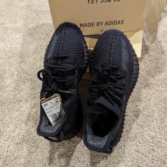 **New**Authentic** Yeezy Boost 350 V2 Onyx from 2023 drop - Picture 2 of 5